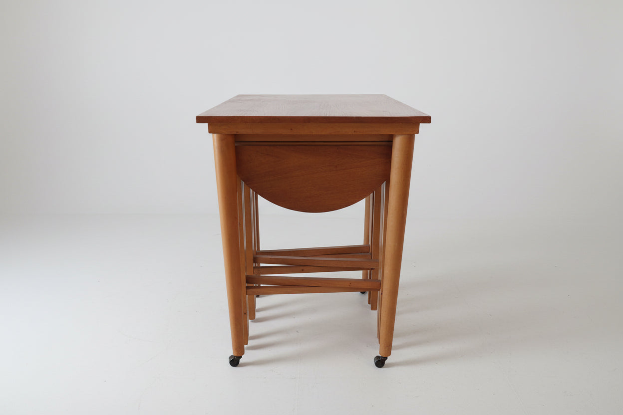 Set di 5 Nesting Tables designed by Bertha Schaefer