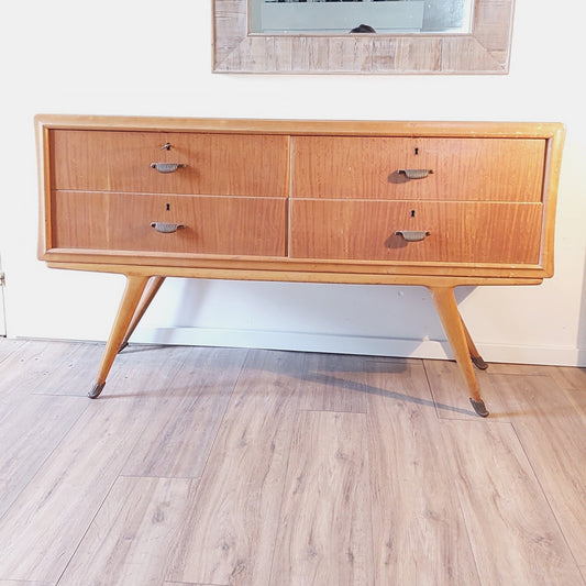 paulo buffa drawers in room